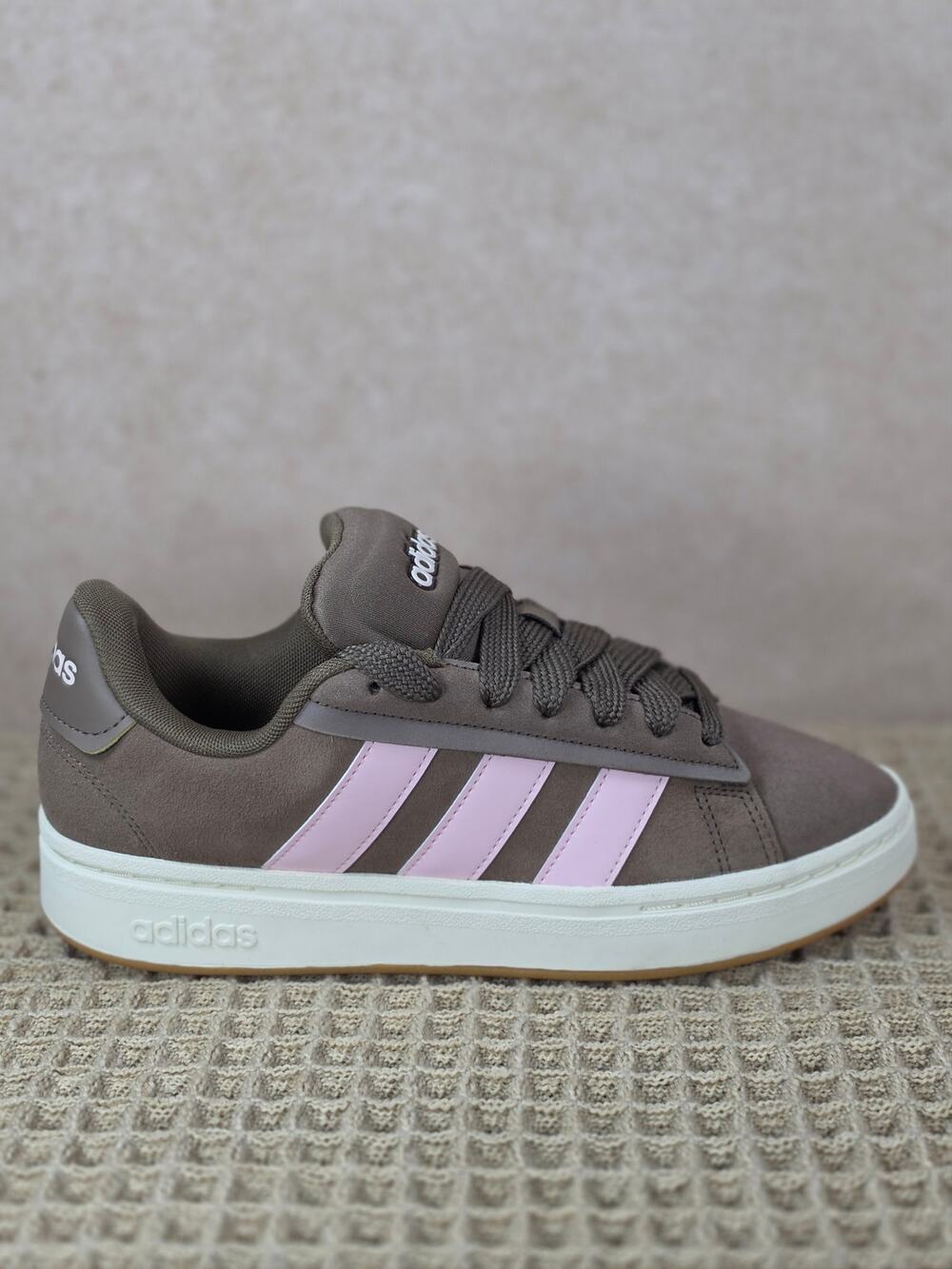Adidas Grand Court Alpha 00s JR0541 Women’s 8.5 Grey Pink – BNIB + Pink Laces